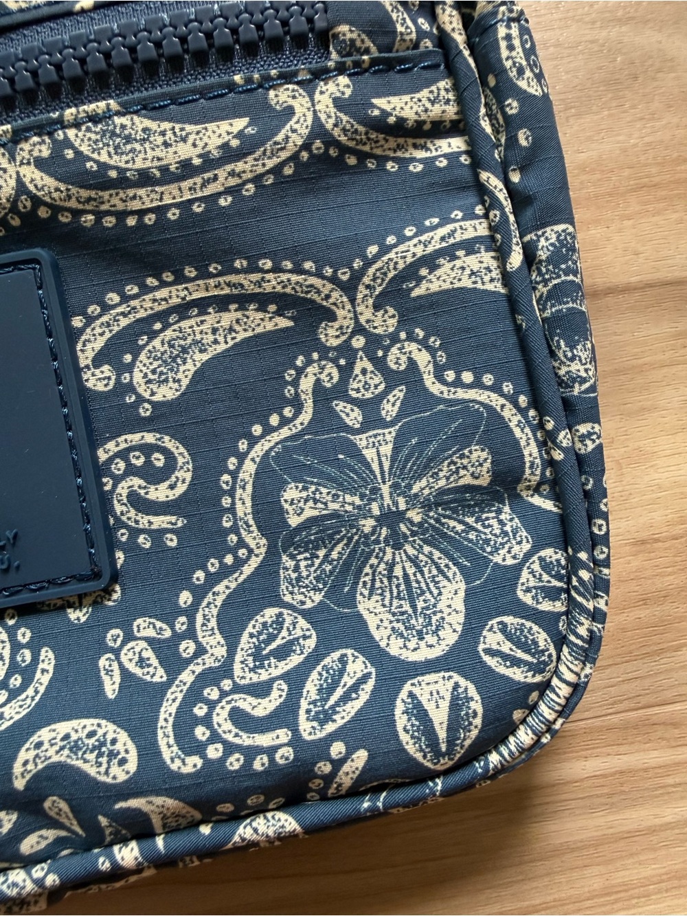 Aloha Collection Crossbody Bag - Picture 8 of 11